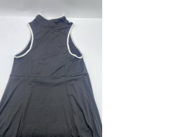 Black round neck sleeveless short dress