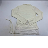Women's cream-colored long-sleeved round-neck shirt