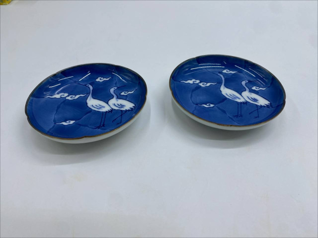 Set of 2 Glass Blue coaster with white bird pattern Set of 2 Glass Blue coaster with white bird pattern