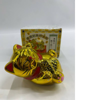 Medium-sized golden lucky cat 