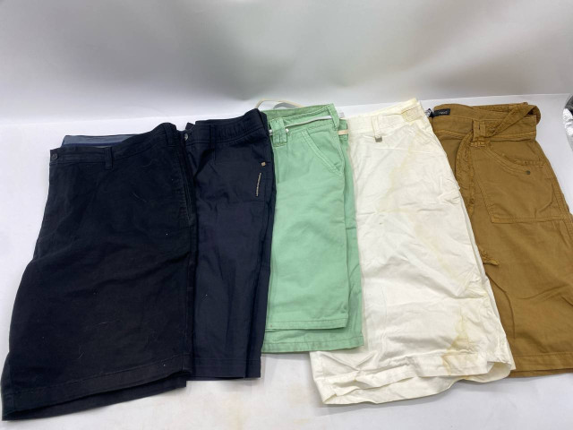 Set of 5 Men's three-quarter length shorts Set of 5 Men's three-quarter length shorts