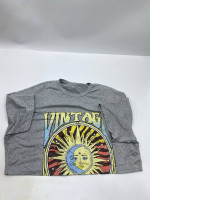 Gray short-sleeved round neck T-shirt