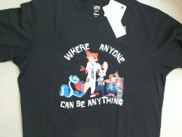 Black T-shirt with Disneyland graphic