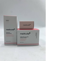 Set of 3 MEDICUBE (PDRN PINK COLLAGEN CAPSULE CREAM, PDRN PINK PEPTIDE SERUM, AGE-R BOOSTER HEAD CASE PINK) Set of 3 MEDICUBE (PDRN PINK COLLAGEN CAPSULE CREAM, PDRN PINK PEPTIDE SERUM, AGE-R BOOSTER HEAD CASE PINK)