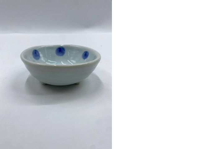 Small Japanese Tobeware bowl with three legs Small Japanese Tobeware bowl with three legs