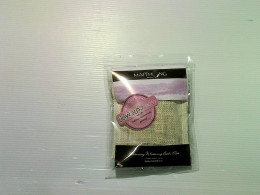 Maithong Balancing Whitening Bath Mitt