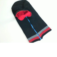 Warm hat with a zipper