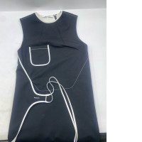 Black sleeveless round neck shirt