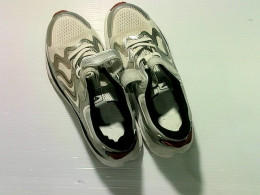 running shoes running shoes