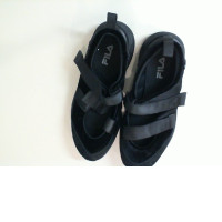 Women's open-toe black canvas sneakers