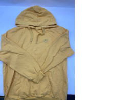 Men's yellow long-sleeved hooded sweatshirt