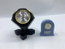 Set of 2 Japanese table clock Set of 2 Japanese table clock