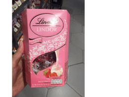 Lindt Lindor Chocolate Truffles - Strawberries & Cream 200g 