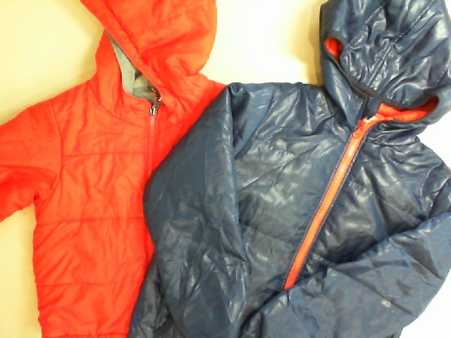 Set of 2 lightweight children's jackets, red and blue Set of 2 lightweight children's jackets, red and blue