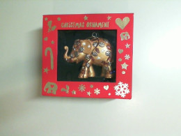 Souvenir elephant Christmas pattern