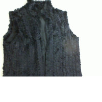 Black women's zippered vest with faux fur