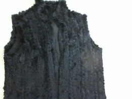 Black women's zippered vest with faux fur