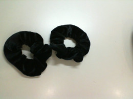 Set of 2 black hair ties