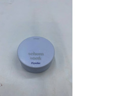 Etude Sebum Soak Powder, which is a translucent powder designed to control oil and sebum on the skin. Etude Sebum Soak Powder, which is a translucent powder designed to control oil and sebum on the skin.