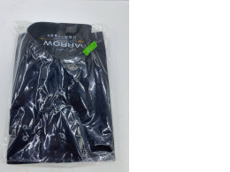 Black long-sleeved shirt Black long-sleeved shirt