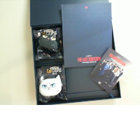 Gift set box of the Asian music group 4 Minutes the Last Seduction. 2 soft toys, photo card, photo album.