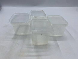 Set of 4 Plastic food container 