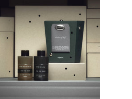 A gift set for the shower archive copenn, including shower gel, body oil, hand oil, and a moisturizing wipe. A gift set for the shower archive copenn, including shower gel, body oil, hand oil, and a moisturizing wipe.