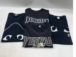 Set of 4 black t-shirt with prints