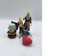 Set of mini figures 