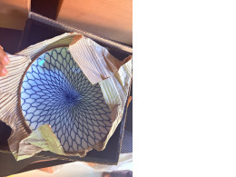 Ceramic dinner plates, 5 pieces per pack.