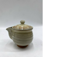 Hohin Kyusu teapot and glass teapot with stainless steel strainer, Japanese style. Hohin Kyusu teapot and glass teapot with stainless steel strainer, Japanese style.