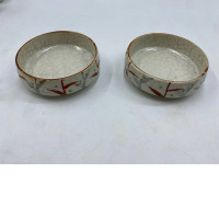 Set of 2 Kutani, a Japanese sake cup (ginimia akae). 