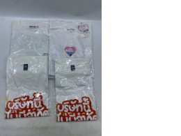 Set of 4  White short-sleeved crew neck t-shirt