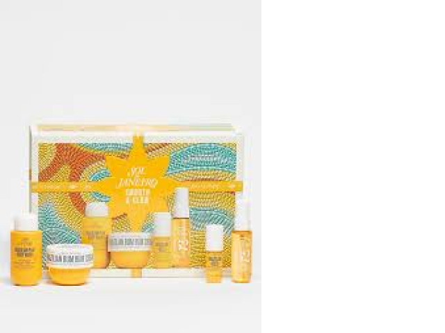 Cheirosa 62 Water Mist 240ml Brazilian Bum Bum Cream 150ml Brazilian Play Shower Cream-Gel 90ml Bum Bum Body Scrub 75g Sol de Janeiro Glow Ready With Me Cheirosa 62 Water Mist 240ml Brazilian Bum Bum Cream 150ml Brazilian Play Shower Cream-Gel 90ml Bum Bum Body Scrub 75g Sol de Janeiro Glow Ready With Me