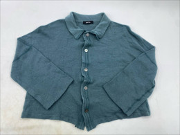 Women's dark gray long-sleeved shirt