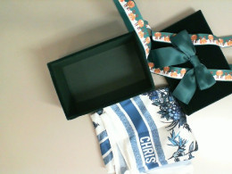 Gift box + blue scarf set Gift box + blue scarf set