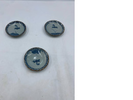 Set of 3 Three small, antique Japanese porcelain plates, Kosara. Set of 3 Three small, antique Japanese porcelain plates, Kosara.
