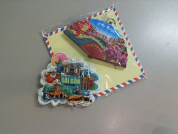 Set of 2 Vietnam magnets