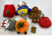 Set of 8 Doll keychain 
