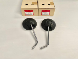 Set of  2 Left and right matte black rearview mirrors for Honda Scoopy 110. Price per piece. Part number: 88211-K93-T01ZE