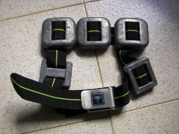 Diving belt with weights and a stainless steel buckle. 5 weights.