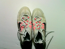 sports shoes sports shoes