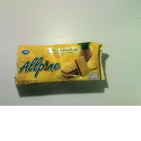 crackers with pineapple jam