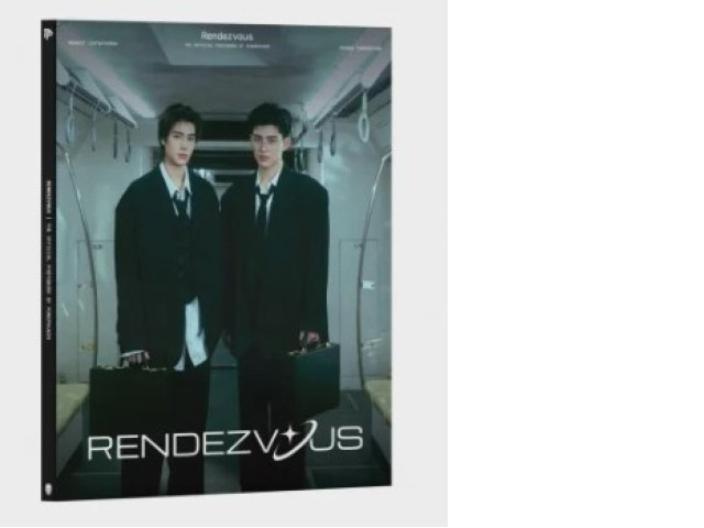 Set of 2 RENDEZVOUS | THE OFFICIAL PHOTOBOOK OF PONDPHUWIN The third photobook by Pond Narawich and Phuwin Tangsakdiyin. Set of 2 RENDEZVOUS | THE OFFICIAL PHOTOBOOK OF PONDPHUWIN The third photobook by Pond Narawich and Phuwin Tangsakdiyin.