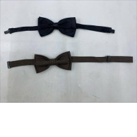 Set of 2 Pre-tied bow ties in black and brown. Set of 2 Pre-tied bow ties in black and brown.