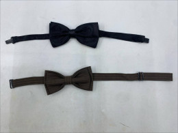Set of 2 Pre-tied bow ties in black and brown. Set of 2 Pre-tied bow ties in black and brown.