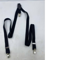 Black Y-shaped suspender straps made of elastic.
