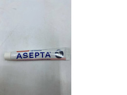 Acepta medicated balm is a periodontal treatment for oral inflammation.