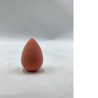  Beautyblender Beauty.Blusher Cheeky makeup sponge in a grapefruit hue. 