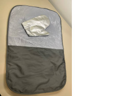 A bag with a glove for the Philips handheld steamer A bag with a glove for the Philips handheld steamer